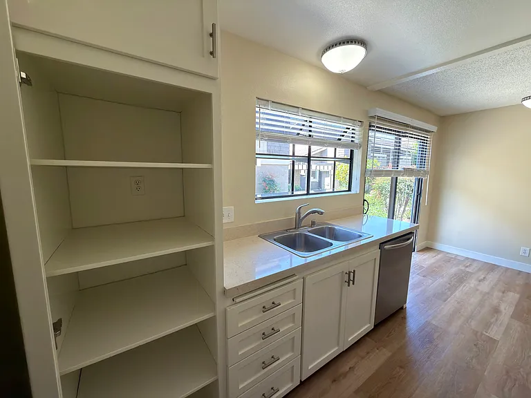 343 Streamwood — Photo 8