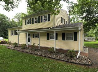 198 Greenwood Dr, Millington, NJ 07946