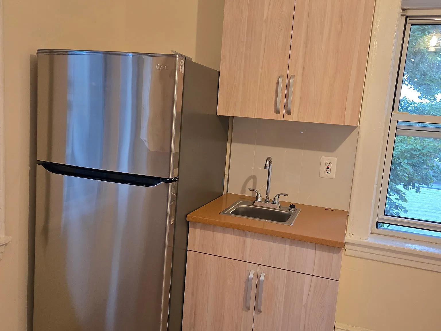 1 bed, $2,400 — Photo 2