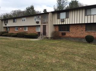 505 Parr Meadow Dr, Newburgh, NY 12550