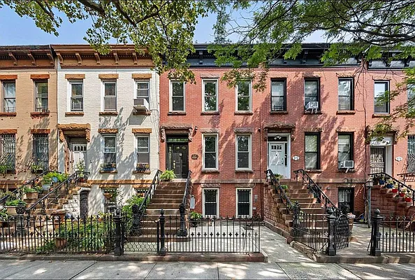 571 Macdonough Street 