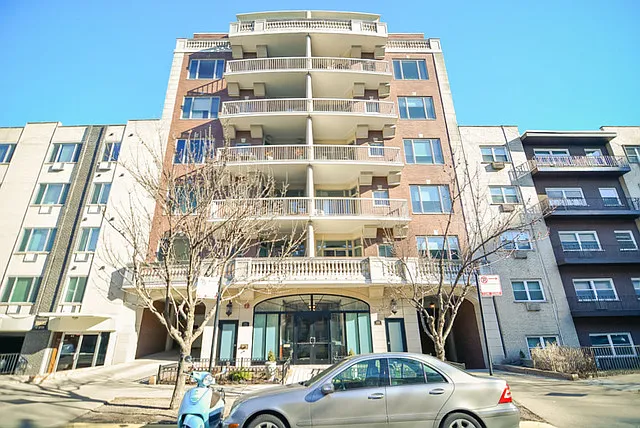 508 W Melrose St APT 2B photo 1