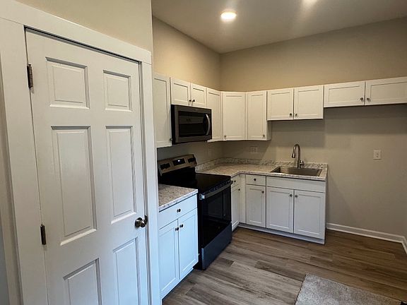 3rd image of 800 E Raleigh Blvd