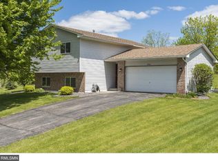 8901 Autumn Oaks Dr, Rockford, MN 55373
