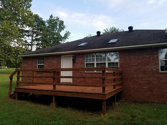 2nd image of 18 Fairbrook Ln