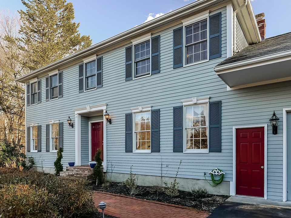 1st image of 200 Deerfield Dr