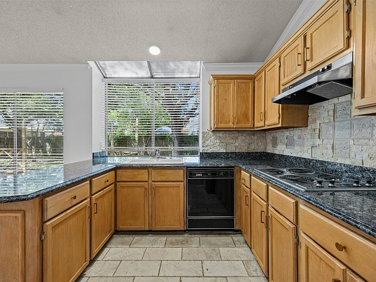 8417 Cornerwood Dr — Photo 12