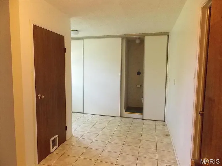 1007 Belleville St — Photo 8