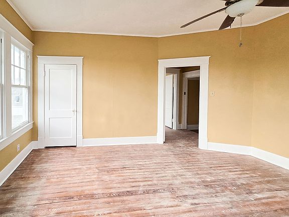 4th image of 827 Broadway St