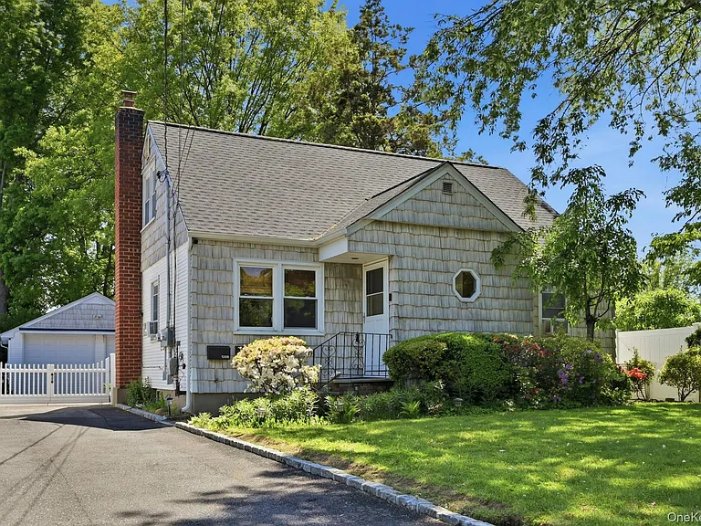 135 Woolsey Ave — Photo 2