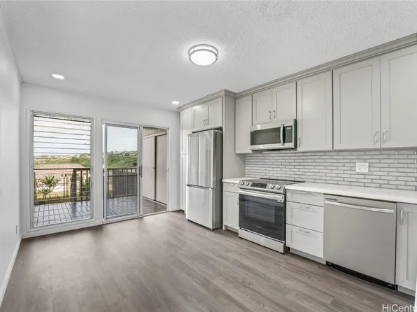 98-618 Kaonohi St APT D, Aiea, HI 96701