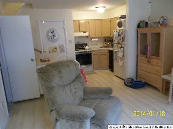 5th image of 125 Ontario Ave