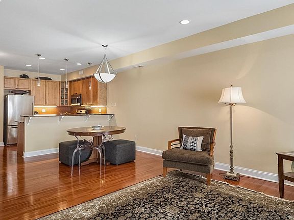4th image of 718 S 19th St
