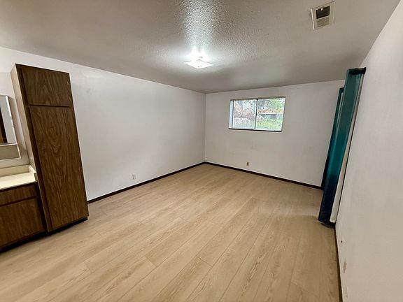 5th image of 2424 S Elizabeth St APT 1