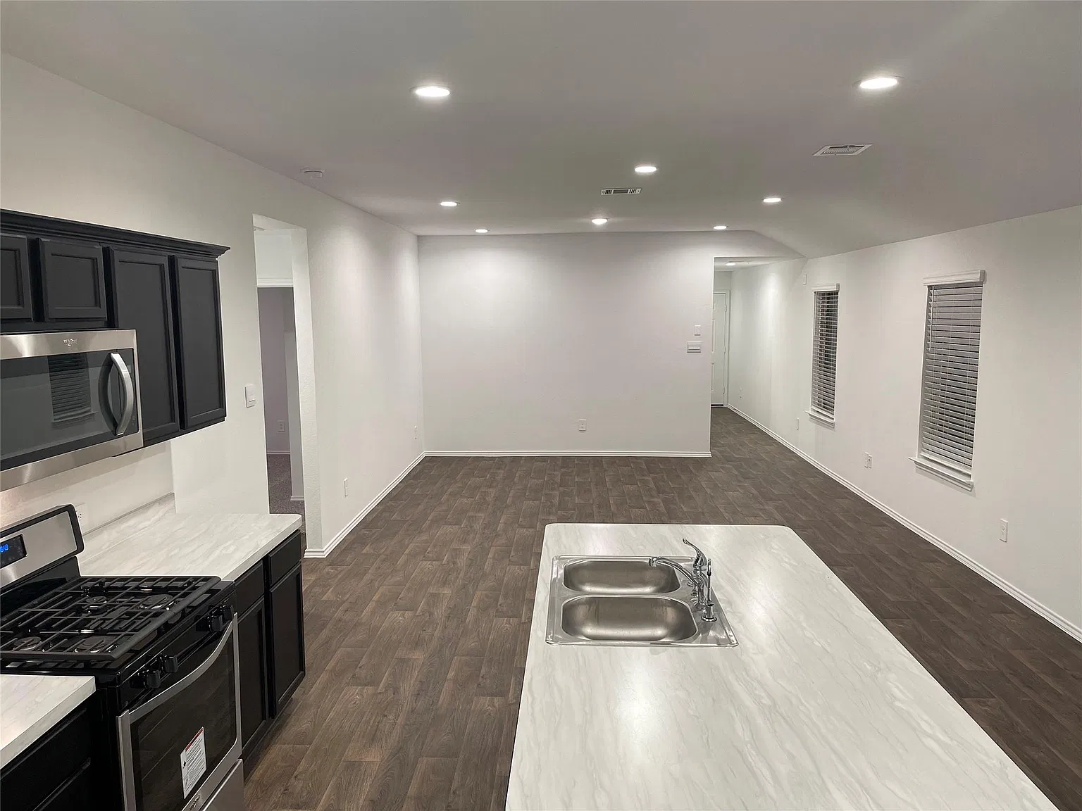 3 bed, 2.0 bath, 1535 sqft, $1,750 — Photo 4