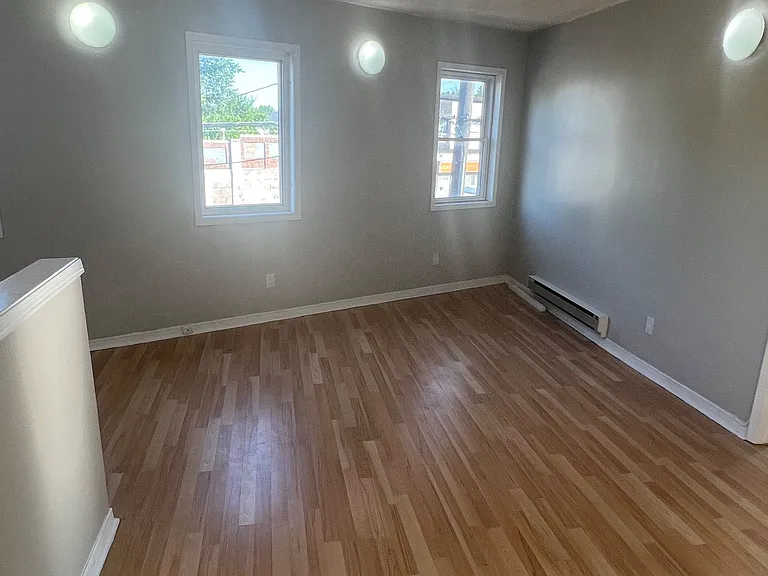 1569A Kingston Rd — Photo 6