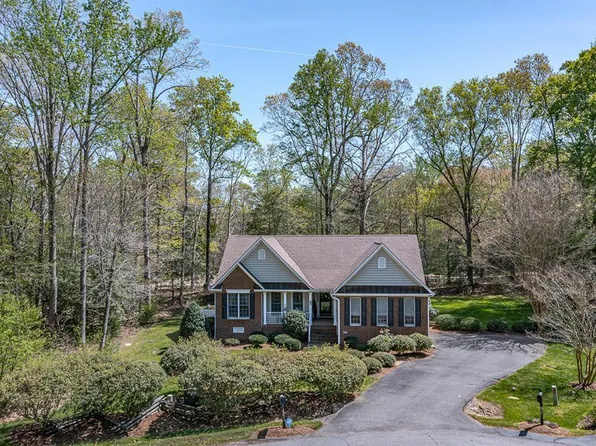 788 Middle Gate Gate, Irvington, VA 22480