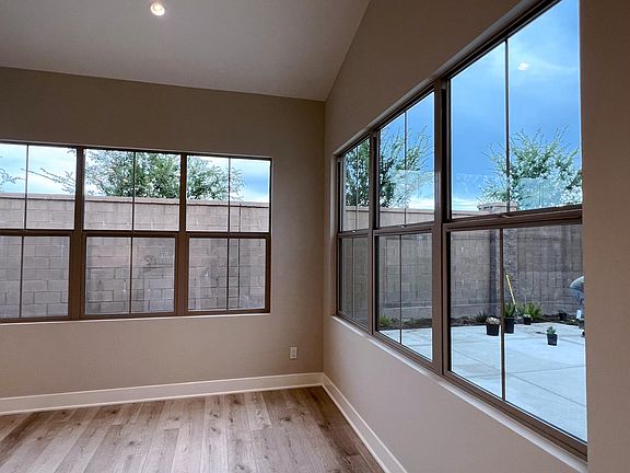 4th image of 173 Fairgreen