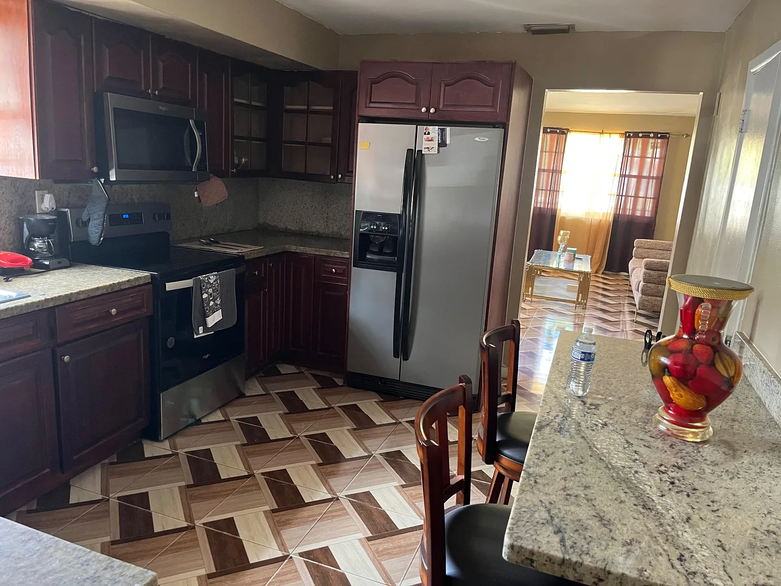 2 bed, 1.0 bath, 2321 sqft, $1,364 — Photo 2