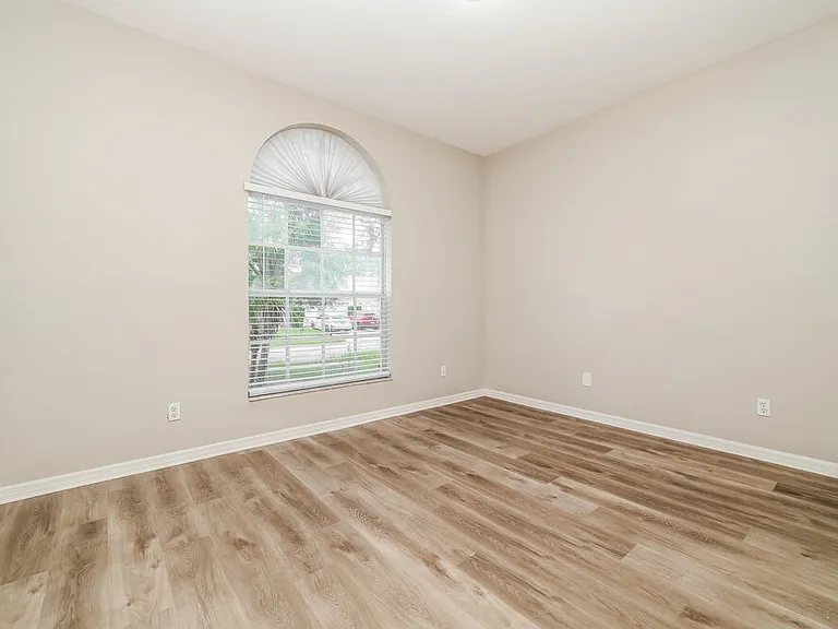 13417 Silvercreek Dr — Photo 12