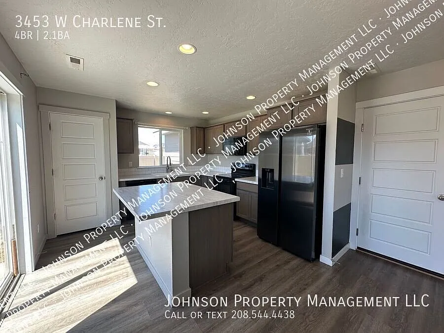 Home in South Meridian! Very close to future Costco location! Very nice Sub. Pool — Photo 3