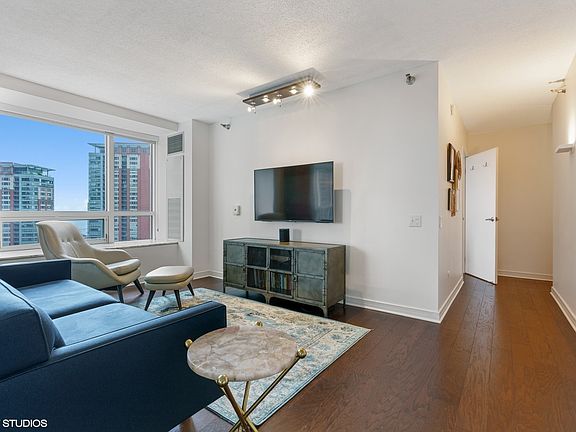 3rd image of 512 N McClurg Ct APT 1504