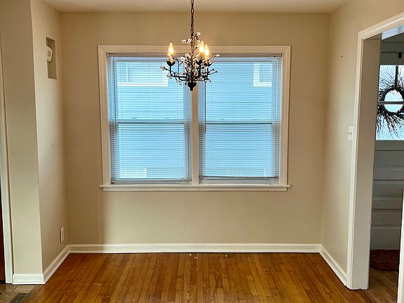 4th image of 219 N Charlotte St