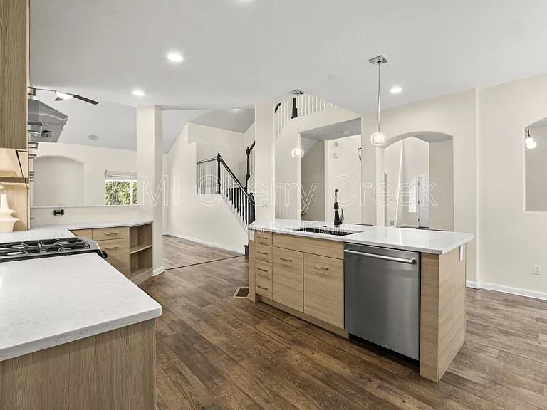 7021 S Valdai St — Photo 11