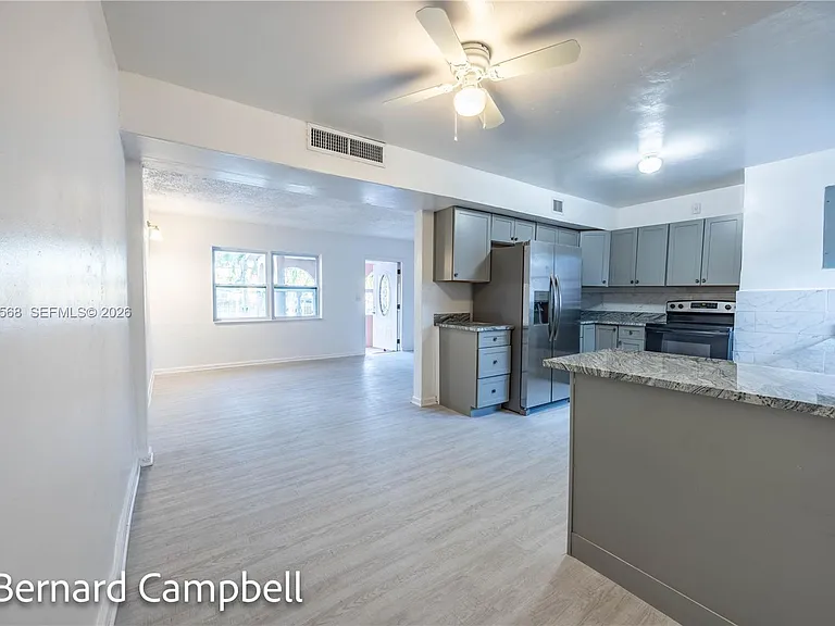 918 NW 13th Ct #1 — Photo 1