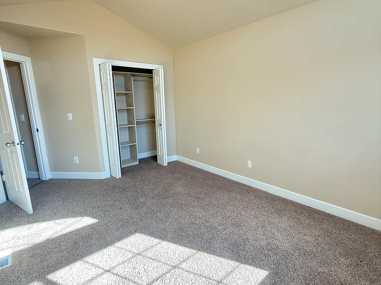 15913 Bridgeview Dr — Photo 24