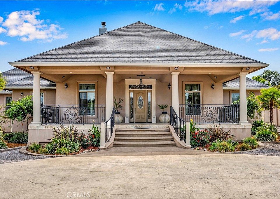 1st image of 1055 Oak Park Way