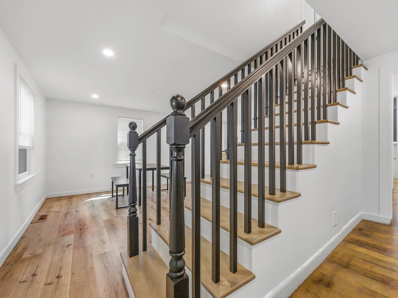 5 bed, 1800 sqft, $5,100 — Photo 4