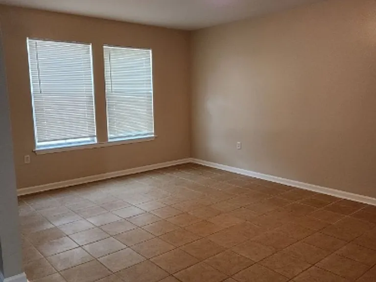 5315 McClelland Dr — Photo 2