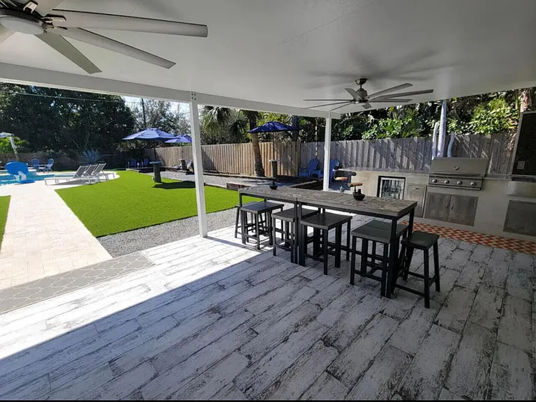 270 NW 36th St — Photo 21