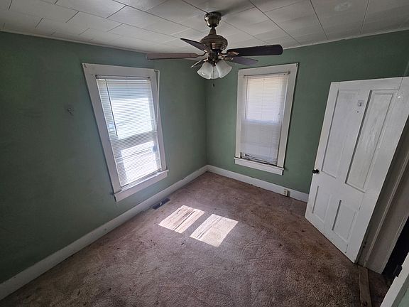 5th image of 618 S College St