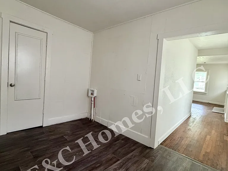 2805 Denver St — Photo 15