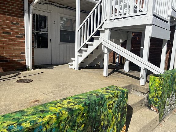 2nd image of 109 N Sale St