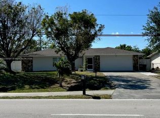4020 Country Club Blvd, Cape Coral, FL 33904