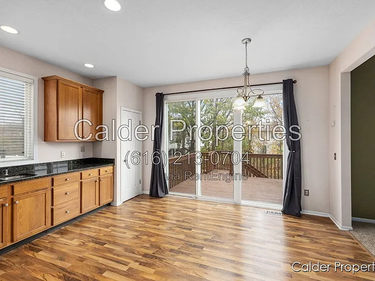 5686 E Falling Leaf Dr SE — Photo 13