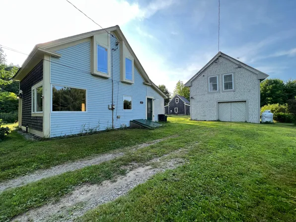 693 York Road, Hermon, ME 04401