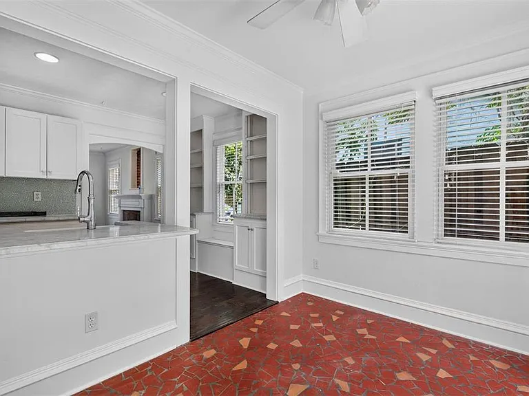 433 SE 7th St — Photo 13