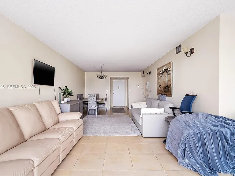 800 Parkview Dr #901 — Photo 11