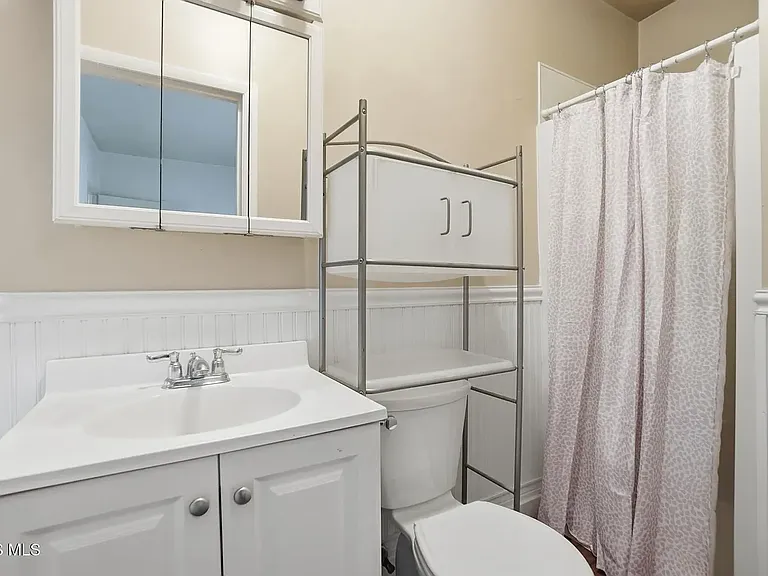 409 W Wooster St — Photo 11
