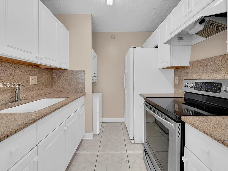 9964 Twin Lakes Dr #35-B — Photo 15