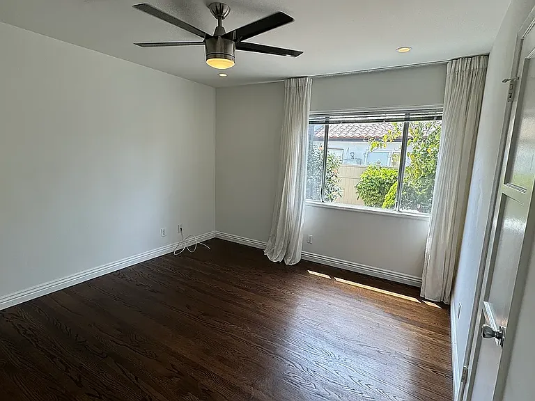 650 Park Ave #650 — Photo 15
