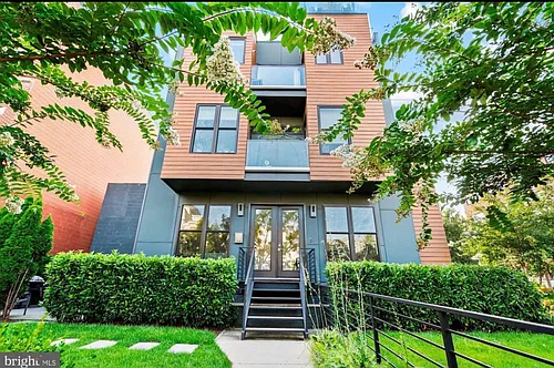 1100 W St NW #1 Photo 1