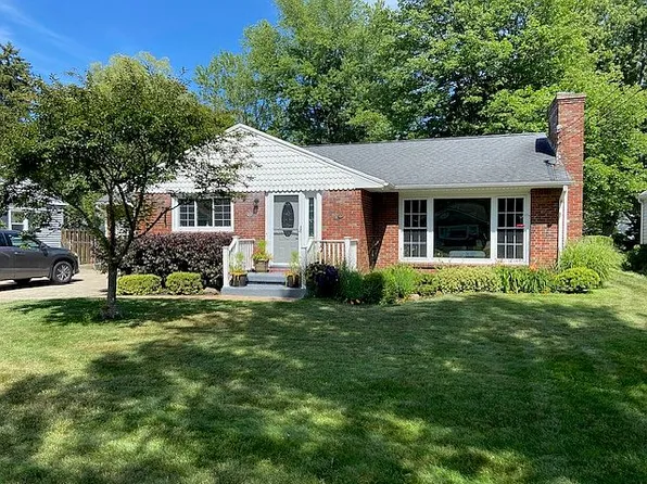 40 Lenora Dr, Hamburg, NY 14075