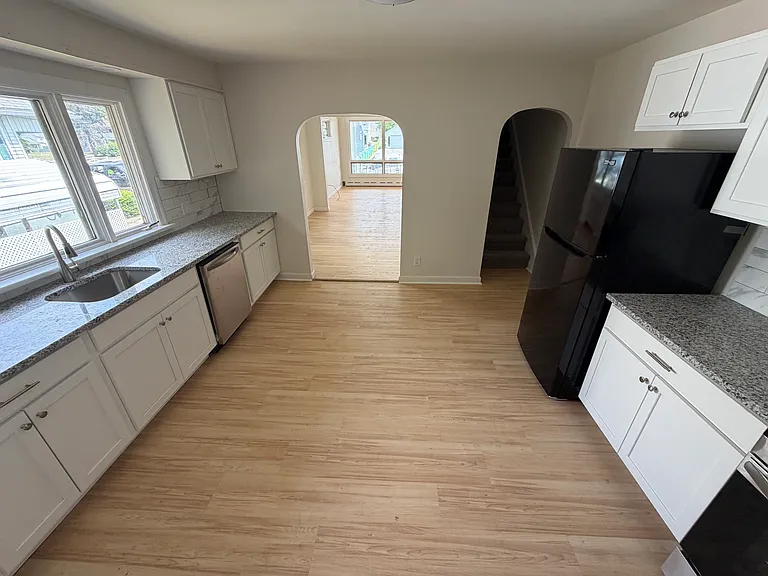 618-620 Maple St — Photo 3