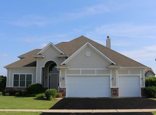5239 Greenshire Cir, Lake In The Hills, IL 60156