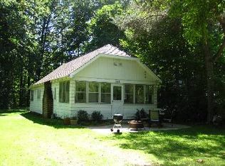 847 Center St, Douglas, MI 49406